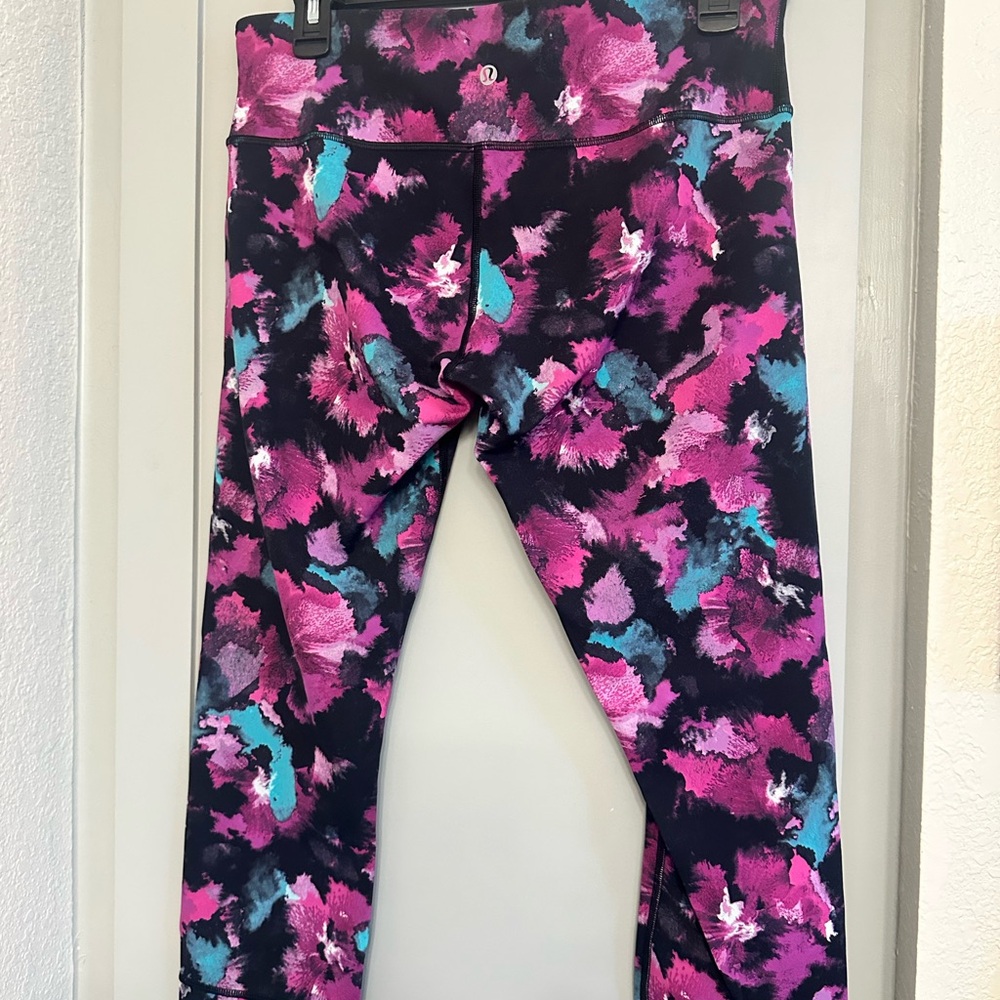 lululemon athletica Pink, Teal & Black Printed Capris